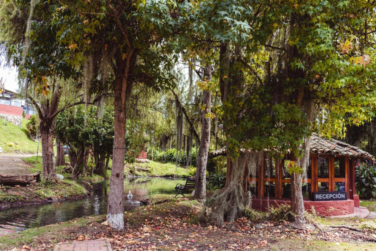 Hotel Y Centro De Convenciones Pueblito De Yerbabuena Paraiso Natural Chia Ngoại thất bức ảnh